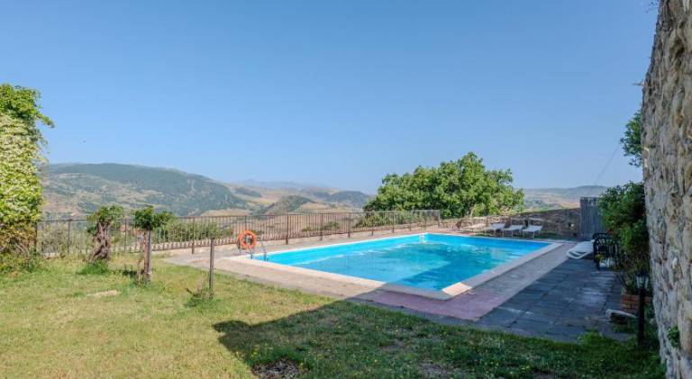 Farm with yard, pool & terrace in Enna