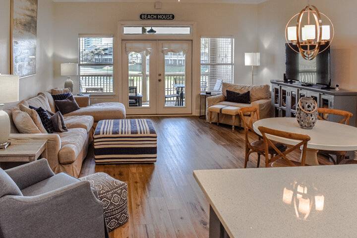 165 M² House ∙ 3 Bedrooms ∙ 8 Guests