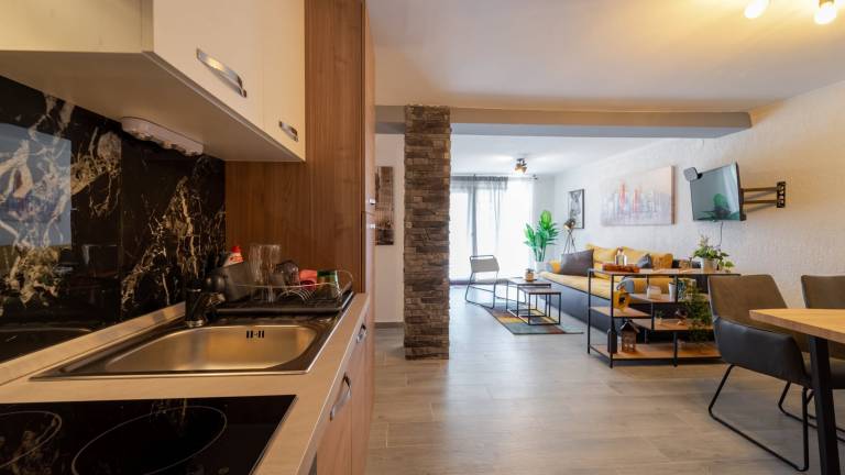 Rental apartment with patio & BBQ — photo 4