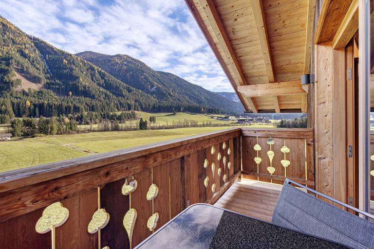 Family-oriented rental apartment with sauna, patio & grill | River view | Perfect for remote work | Pet-friendly — photo 5