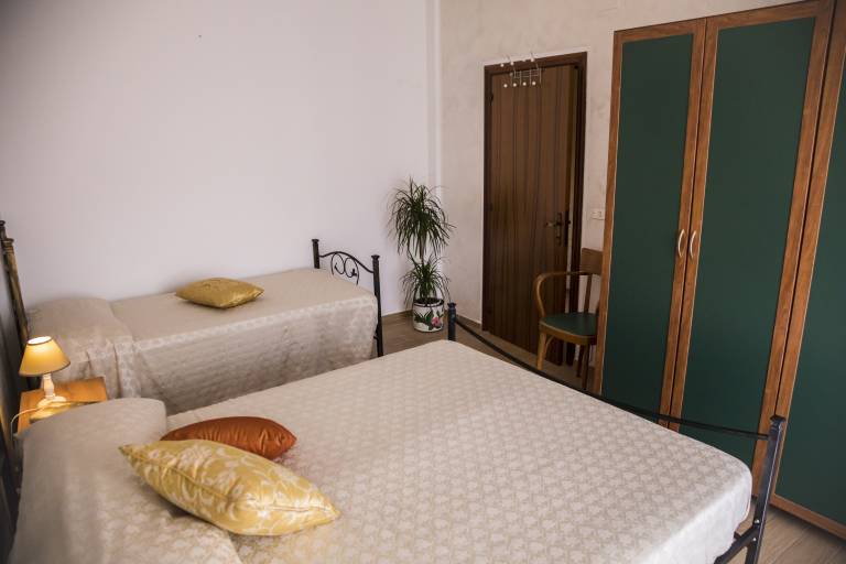 Apartment with 1 room for 5 persons — photo 2