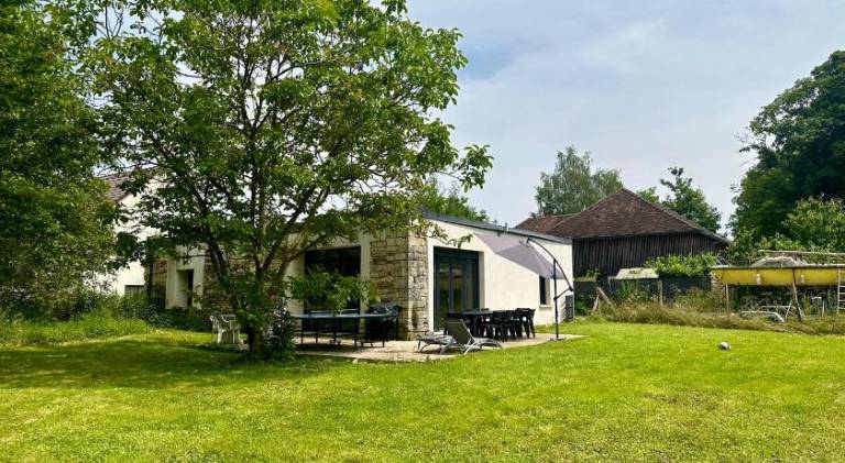 Vacation home with 4 rooms for 10 persons in Troyes