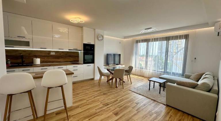 Apartment with terrace — photo 3