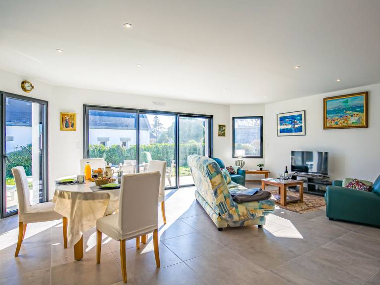 Fully equipped wonderful vacation home with yard, barbecue & terrace | Beach nearby | Pets are welcome — photo 3