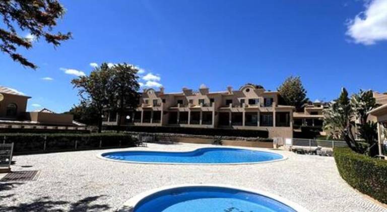 Vacation home with pool in Albufeira