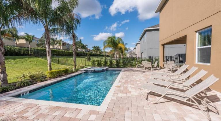 Big vacation home with pool & jacuzzi | Pets are welcome — photo 5
