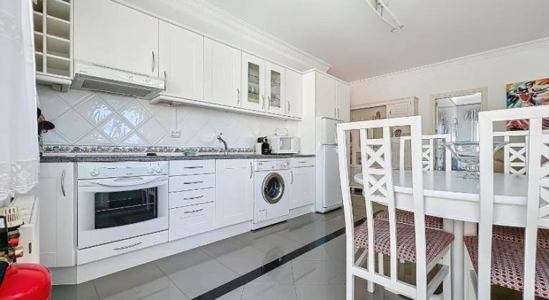 Holiday apartment with pool & terrace — photo 4