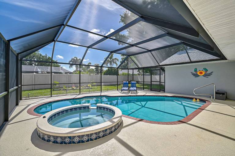 Vacation home with barbecue & private pool | City view — photo 5