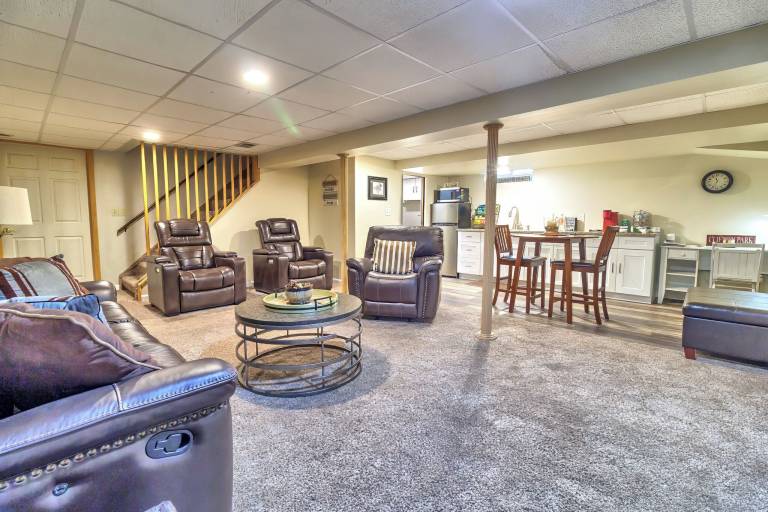 House  Elnora