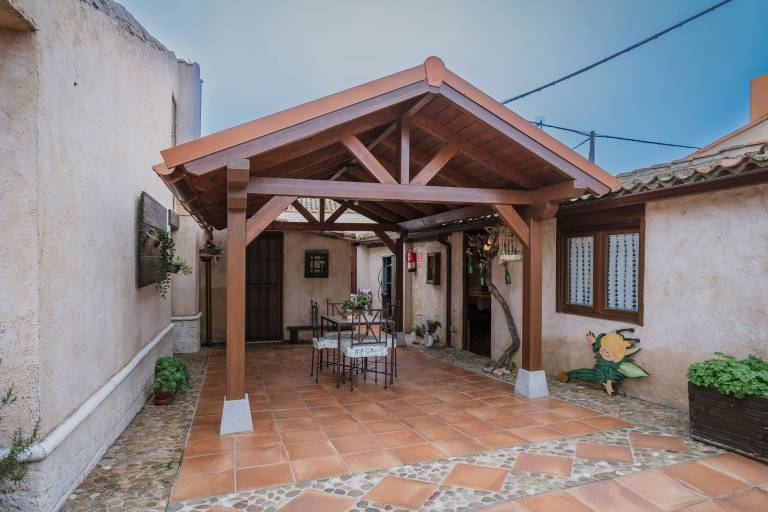 Children-friendly wonderful vacation home with yard, patio & BBQ | Pet-friendly in Valladolid