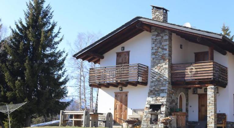 Ample chalet with pool | Pets allowed in Tirano