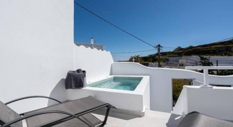 Rental apartment with hot tub | Dogs allowed in Santorini