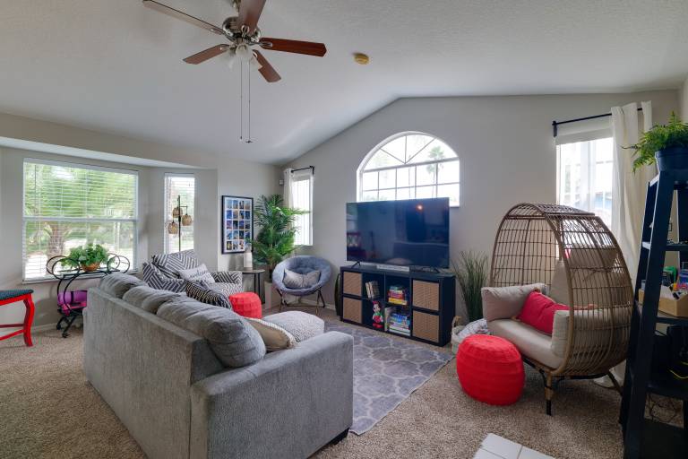 5 Mi to WDW: Resort-Style Condo w/ Pool Access — photo 3
