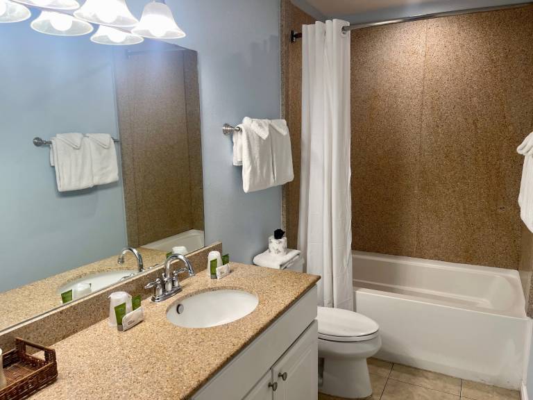Condo with 1 room for 6 persons — photo 5