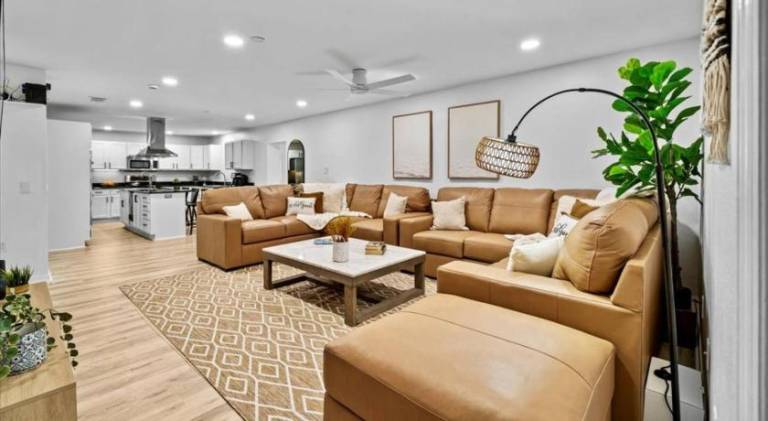Lovely vacation home with pool & jacuzzi | Perfect for remote work | Pet-friendly — photo 3