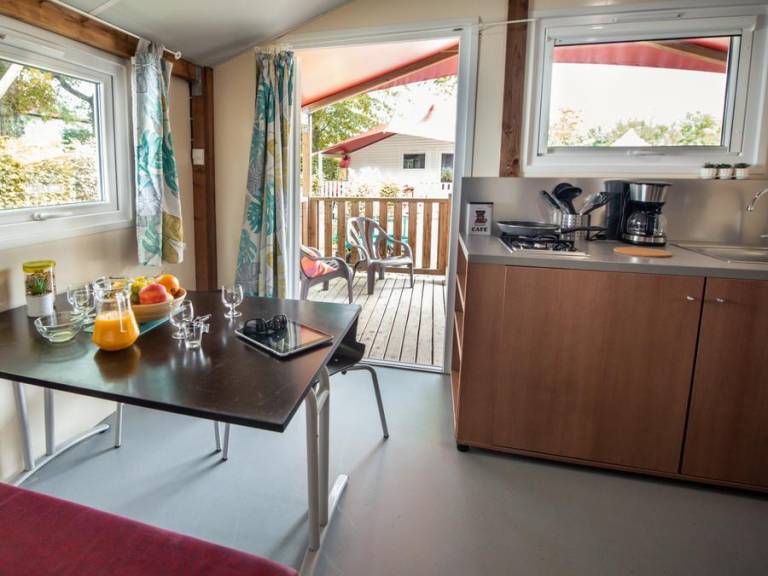 Family-oriented chalet with terrace & pool | Pets are welcome — photo 5