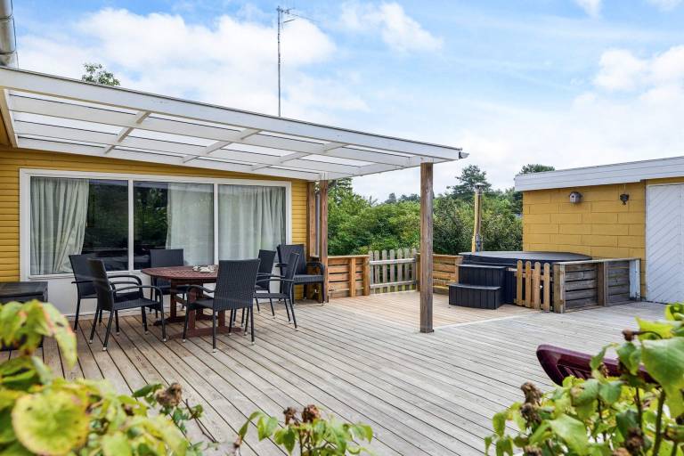 Fully equipped nice vacation home with barbecue & patio | Pets allowed — photo 2