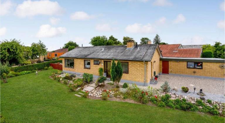 Vacation home with 3 rooms for 6 persons in Nordborg