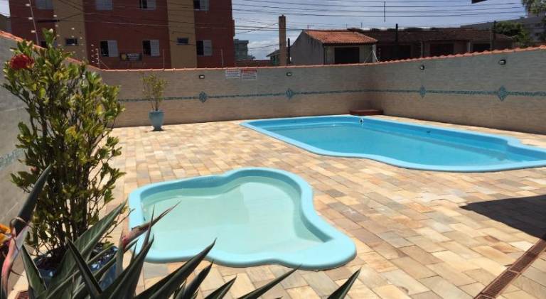 Apartment with pool — photo 4