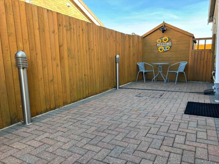 Vacation home with yard | Lake view in Skegness