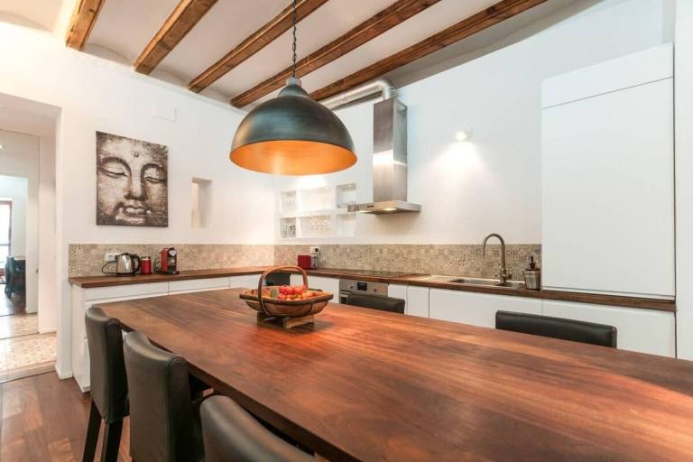 Family-friendly spacious rental apartment | Near Barcelona Cathedral | Pets are welcome — photo 3