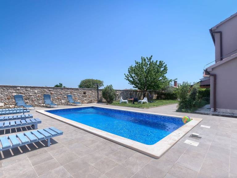 House with 5 rooms for 10 persons — photo 4