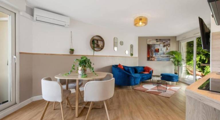 Holiday apartment with 2 rooms for 3 persons in Agde