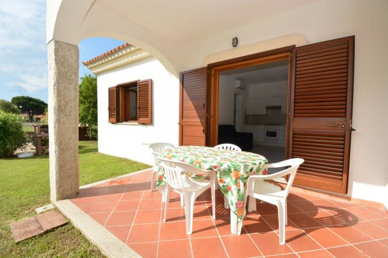 Family-friendly rental apartment with yard & barbecue | Close to the beach | Pets allowed — photo 2