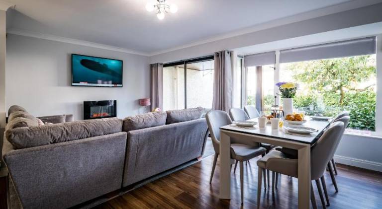 Bellman apartment - Pet friendly with parking - FREE off-site Health Club access with Pool, Sauna, S — photo 2