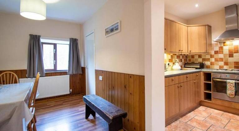 House with 2 rooms for 5 persons — photo 4