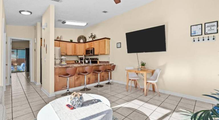 The Sand Dollar - King Bed - 6 Min Walk to Beach — photo 3