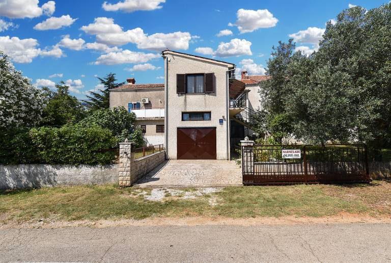 Ferienwohnung  Belavići