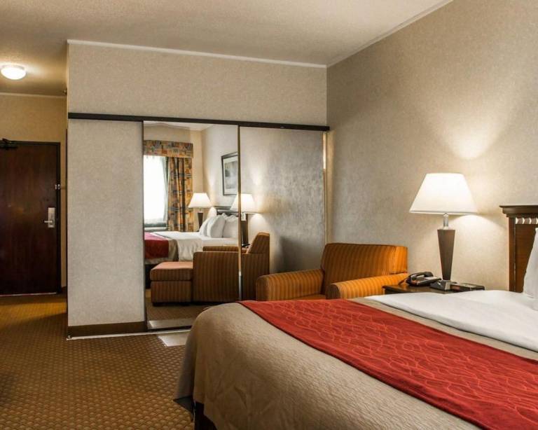 American Inn & Suites — photo 2