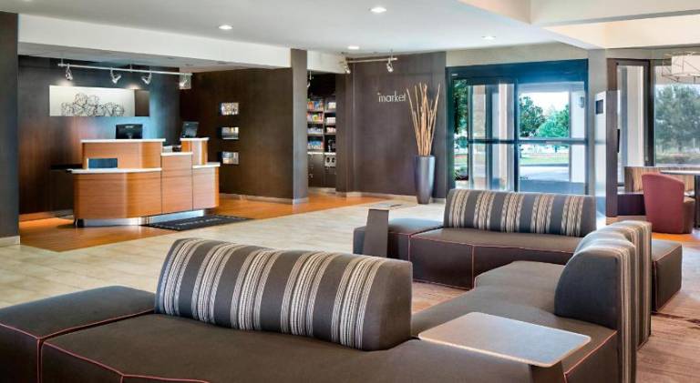 Courtyard by Marriott Dallas Arlington/Entertainment District — photo 2