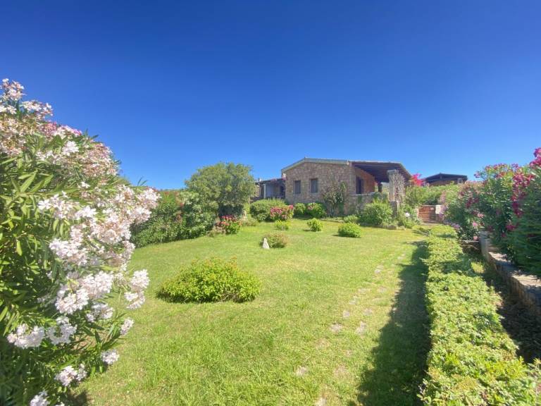Family-friendly beautiful holiday apartment with garden & terrace | Garden view | Dogs allowed — photo 2