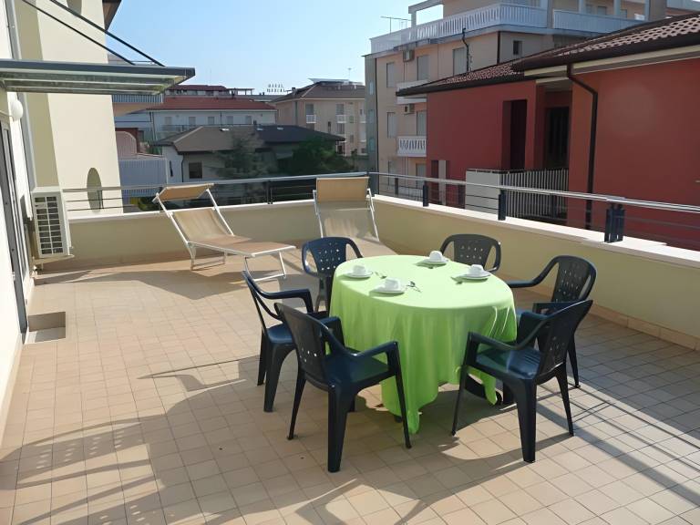 Lovely rental apartment with patio | Close to the beach | Pet-friendly — photo 5
