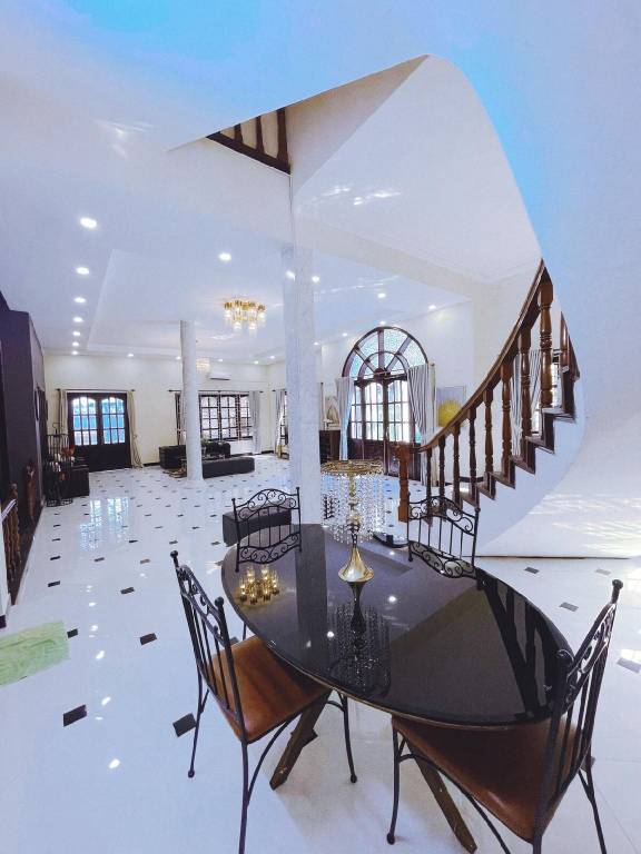 Villa with garden, hot tub & pool | Suitable for remote work | Pets are welcome — photo 3