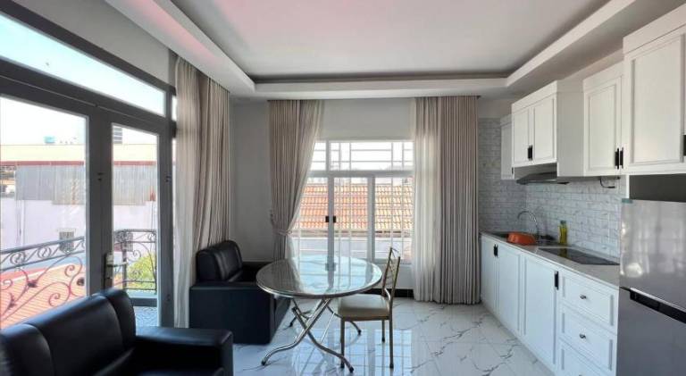 Apartment with patio | Pets are welcome — photo 3
