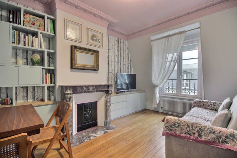 Holiday apartment with 1 room for 2 persons in Le Kremlin-Bicetre