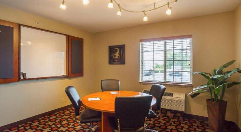 Suburban Studios Clarksville-Louisville North — photo 3