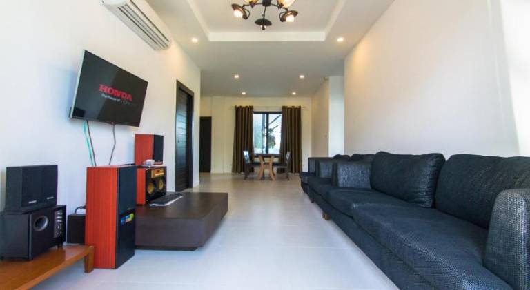 Villa with private pool, barbeque & terrace — photo 2