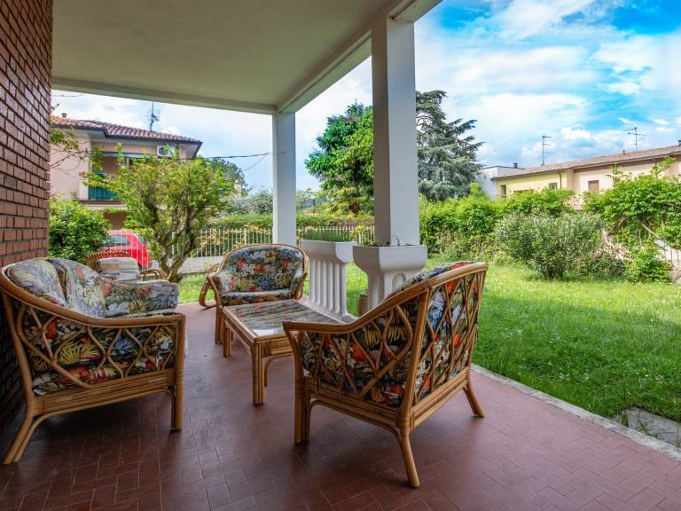 Lovely little house a few meters from the beach of the romantic Manerba — photo 2
