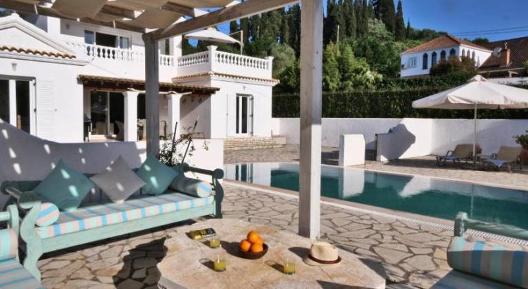 Villa with patio, barbecue & private pool | Suitable for remote work — photo 2