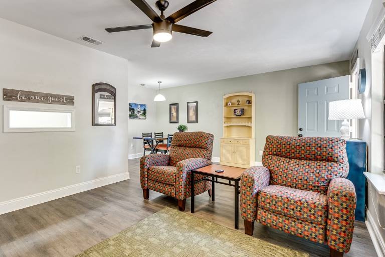 Charming Tallahassee Townhouse  3 Mi to FSU! — photo 4