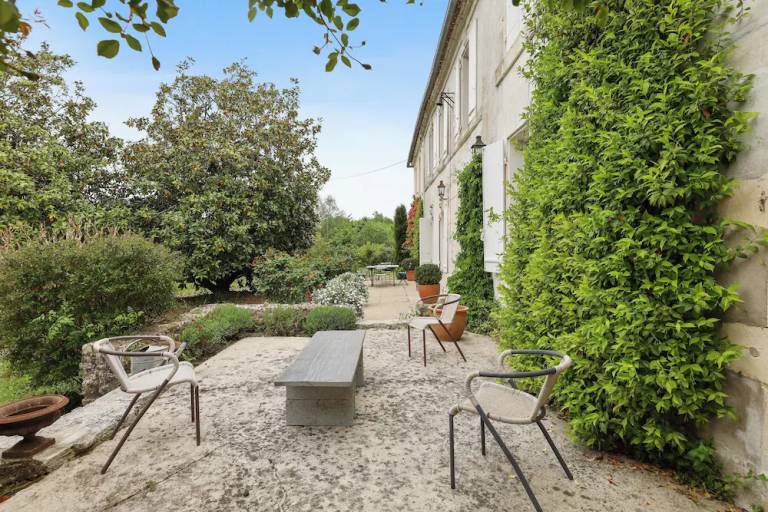 House  Bourg-Charente