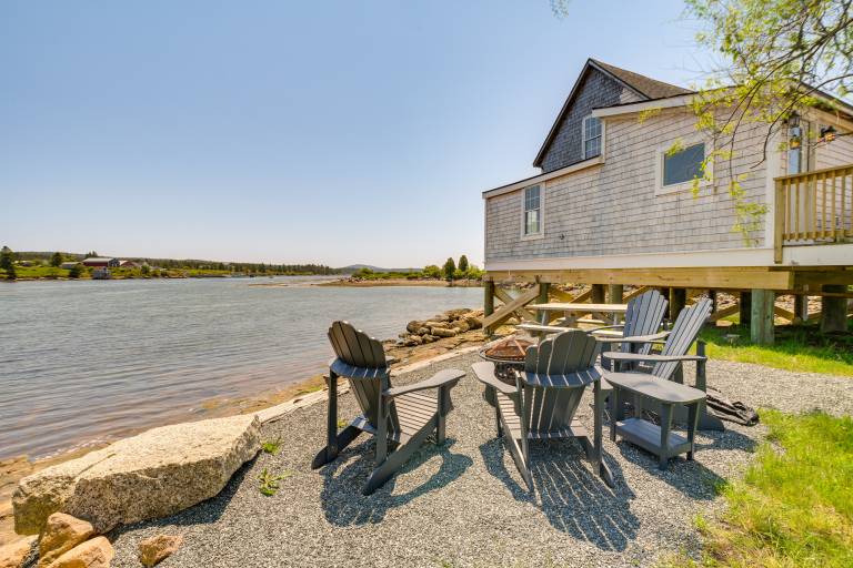 Historic Winter Harbor Cottage w Waterfront Views