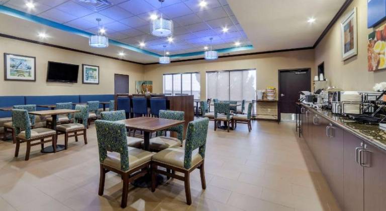 Comfort Inn & Suites Oklahoma City West - I-40 — photo 5