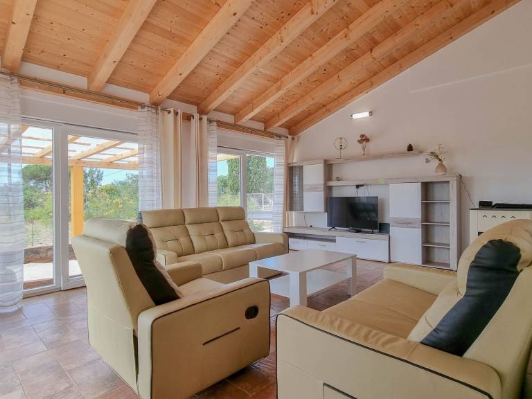 Vacation home with yard & terrace | Pet-friendly — photo 3