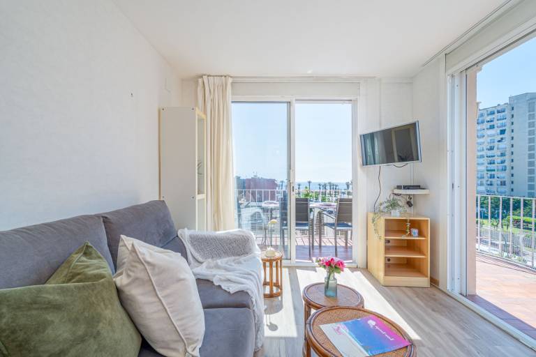 Fully equipped wonderful apartment with yard, pool & terrace | Beach nearby | Dogs allowed — photo 2