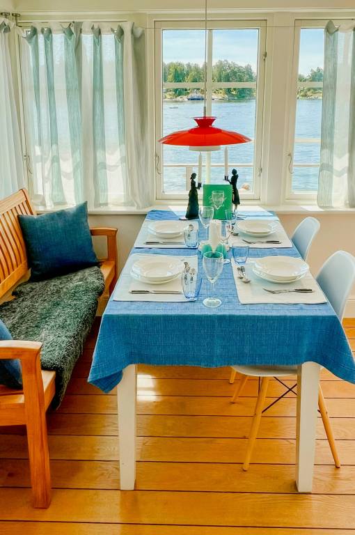 Vacation home with terrace, yard & BBQ | Water view — photo 3